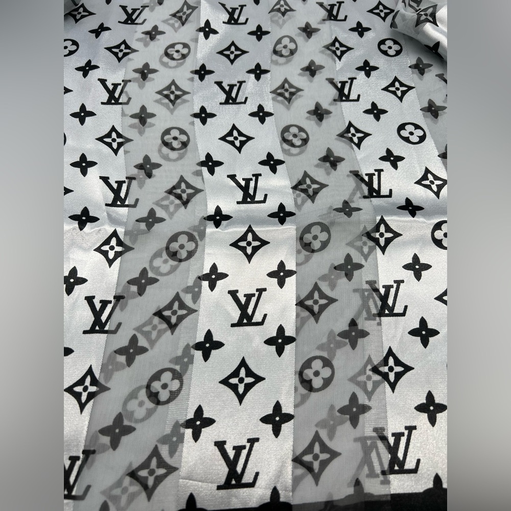 Louis Vuitton scarf